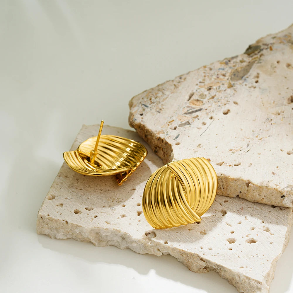 Solara | Retro Crossed Stud Earrings