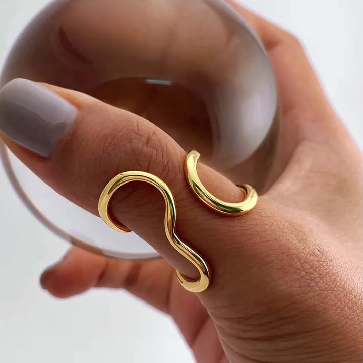 Veyra | Open Line Ring